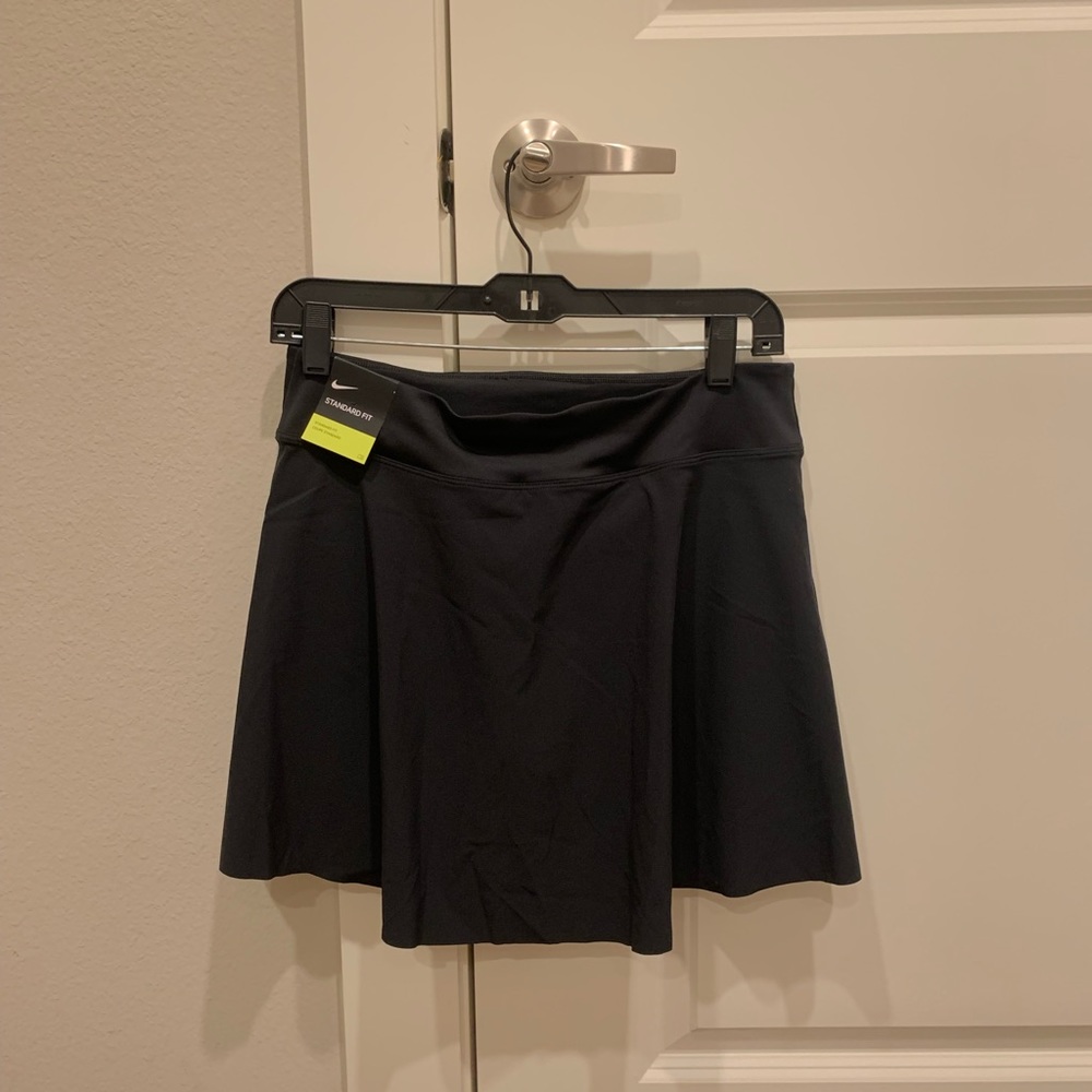 NWT Women’s Nike Golf Tennis Skort